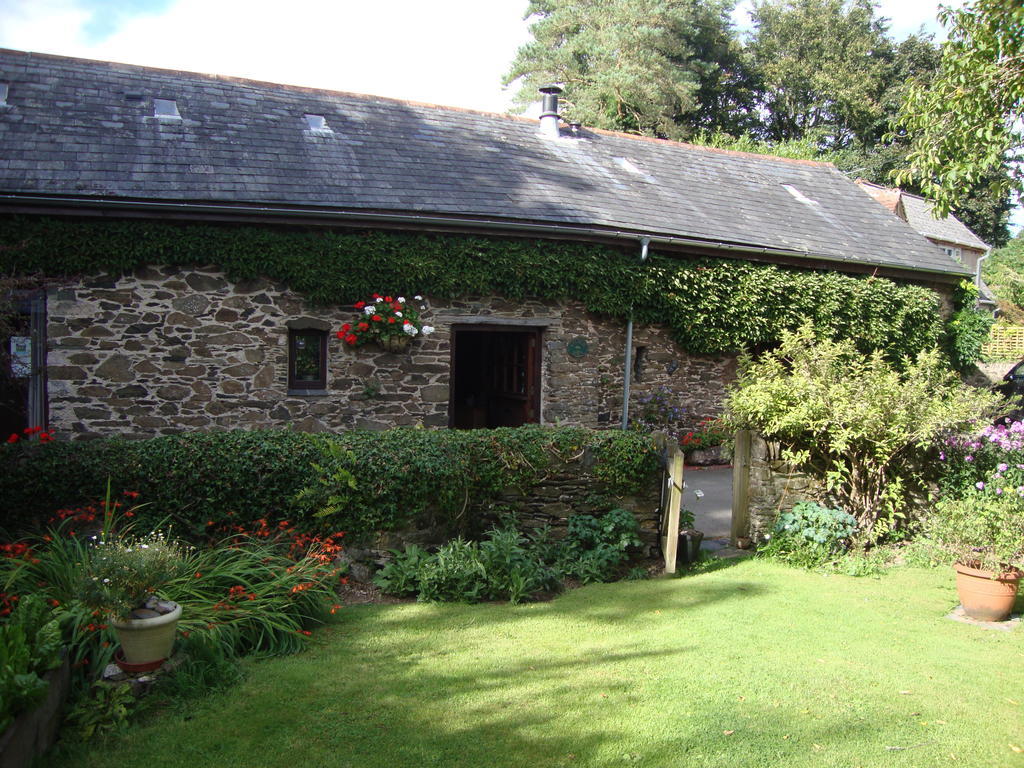 Church Barn Harberton Exterior photo