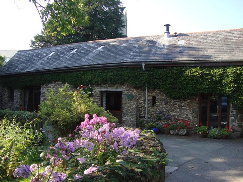 Church Barn Harberton Exterior photo